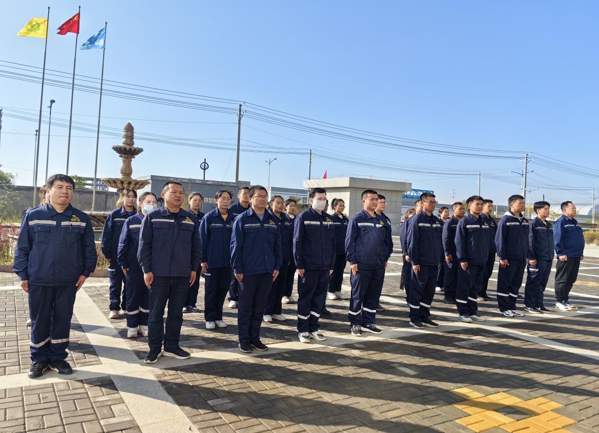 加強軍事訓練 提高自身素質 共建先進團隊
